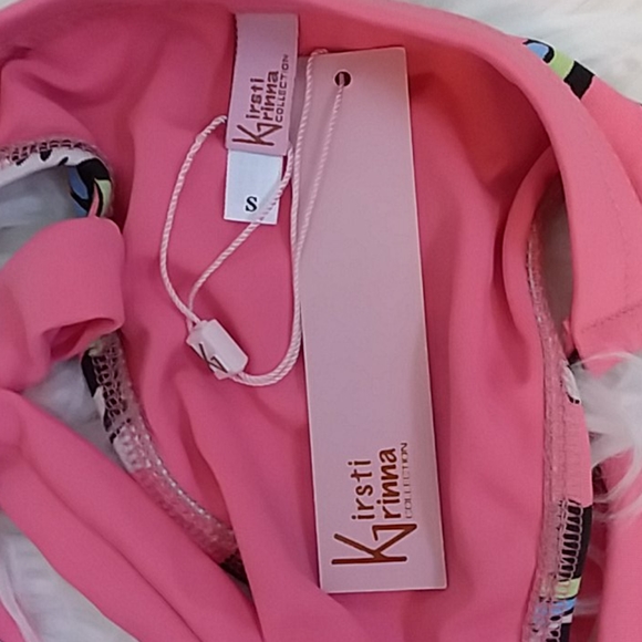 ⛱Kirsti Krinna bikini 🌊 - Picture 7 of 8